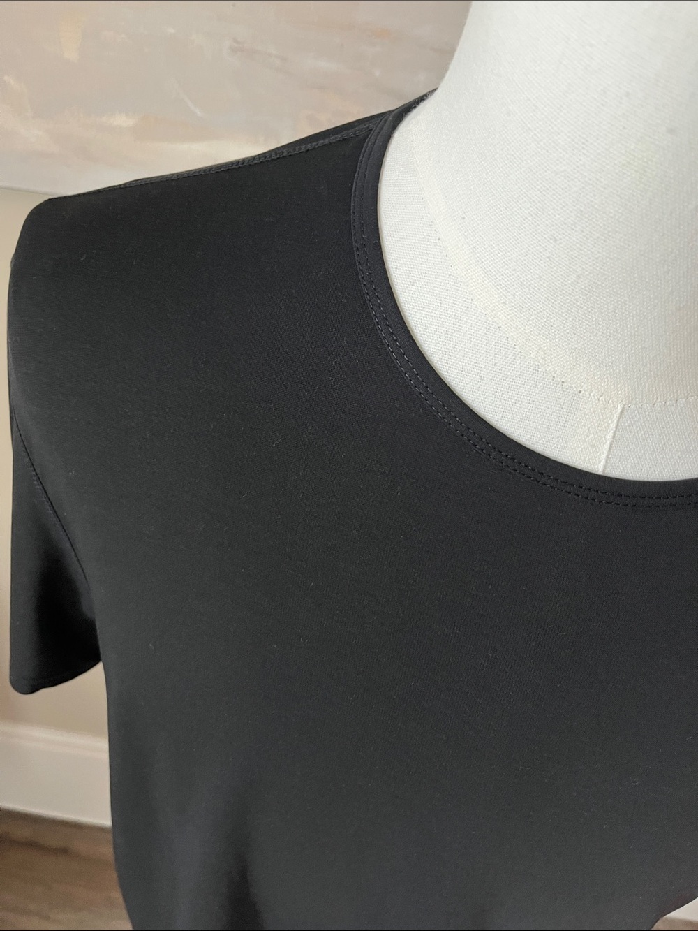 BYLT Premium Basics classic drop cut tshirt - Picture 7 of 14